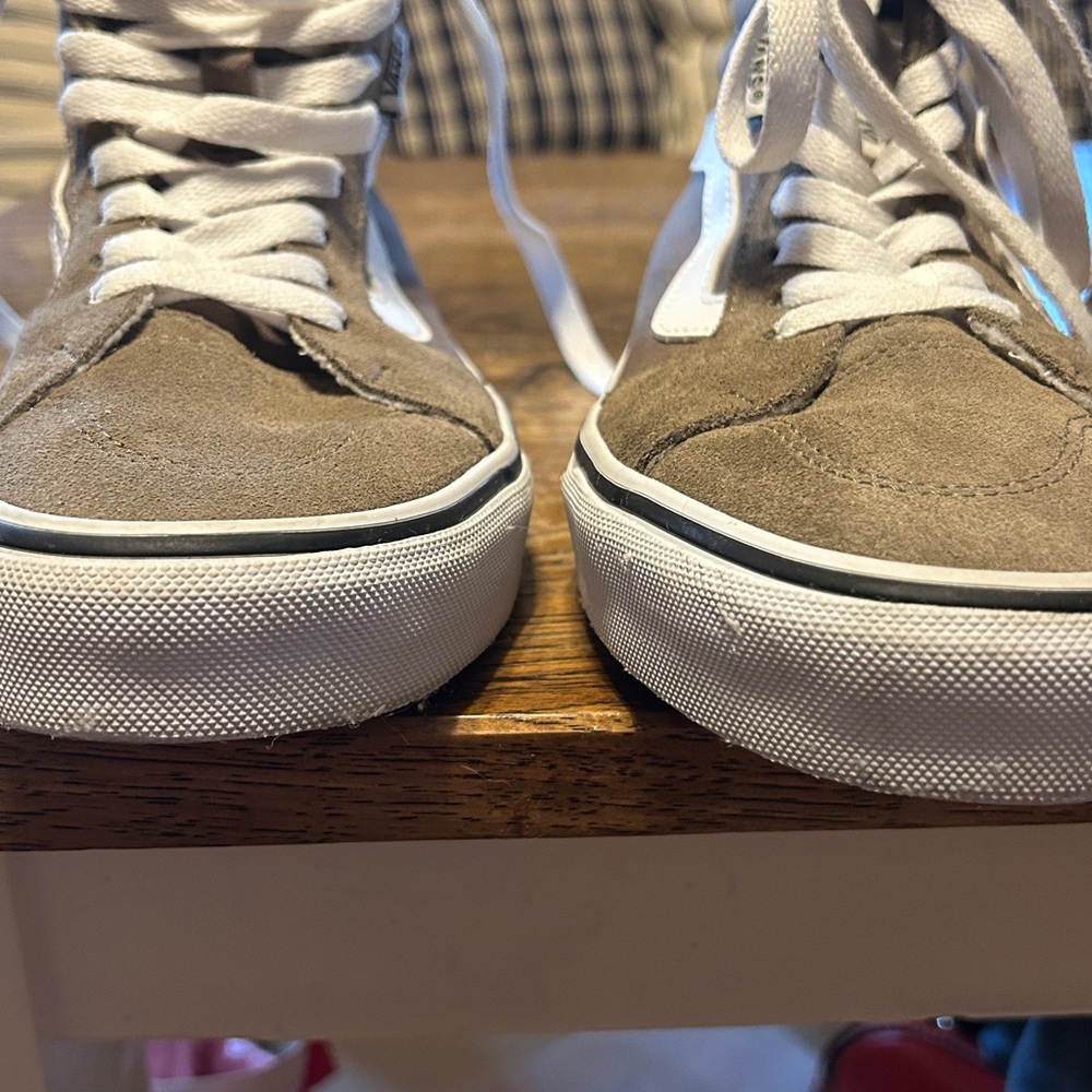 Vans Fillmore Hi-Top Sneakers - Picture 8 of 8